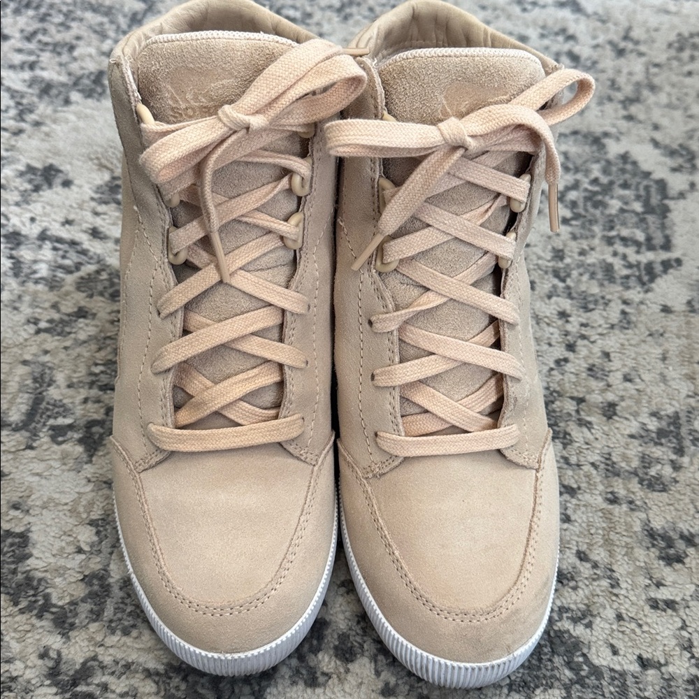 Sorel Out N About Suede Wedge Boots - Size 7